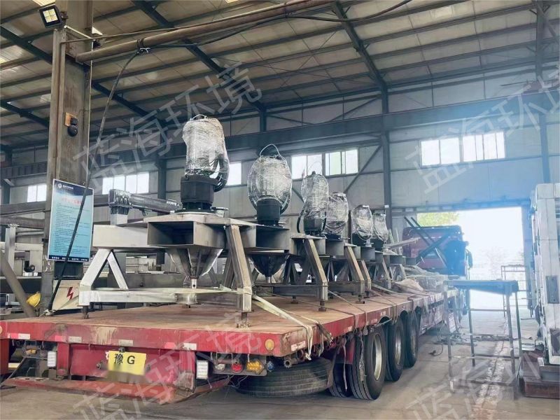 刮泥機(jī)、雙曲面攪拌機(jī)、潛水曝氣機(jī)發(fā)貨